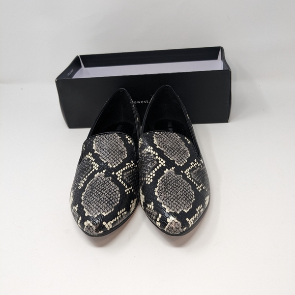 Nine West Hayden3 Flats Gray And White Snakeskin Pattern Size 7.5M Barely Worn - Picture 2 of 11